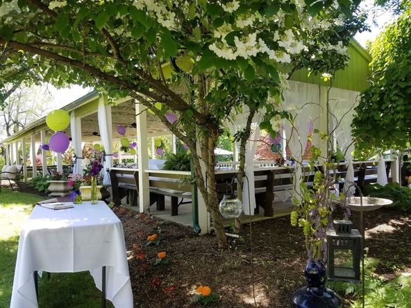 Applewood Apartments and Restaurant: 120 North Rd, Highland, NY 12528